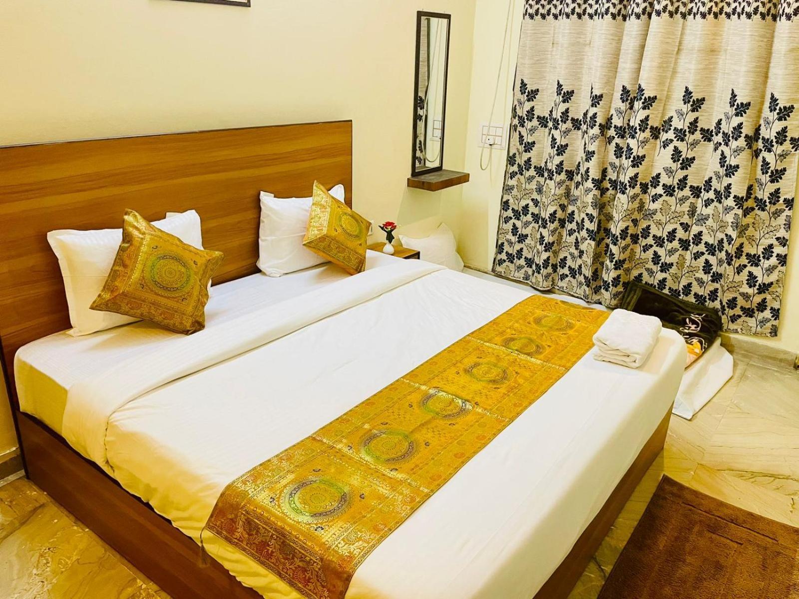 Shankar Vilaas -A Boutique Stay Forigners Choice Near Ghats And Temples Varanasi Exterior photo